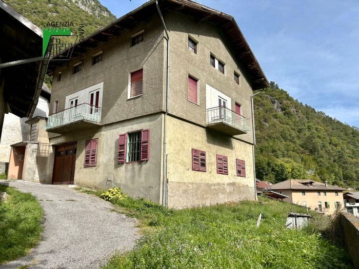 Casa con 6 locali in vendita in Bozzana, Caldes