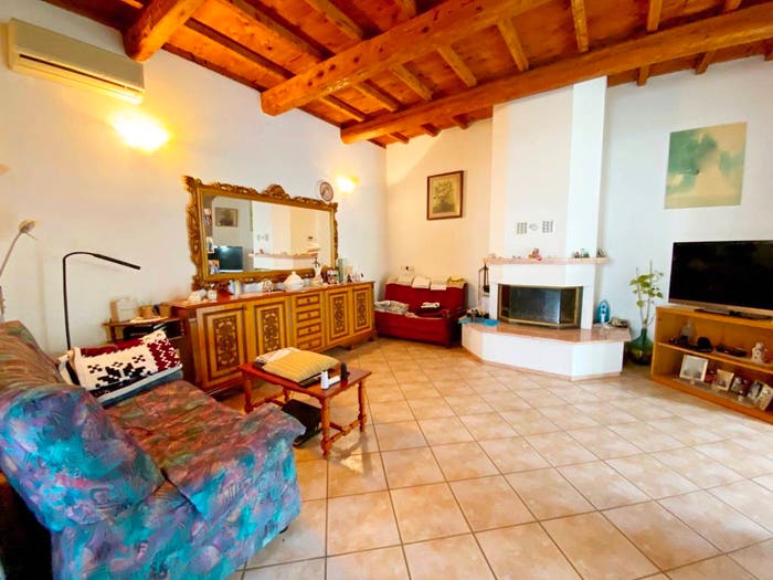 Casa quadrilocale in vendita in Via Maggio, Centro, Copparo