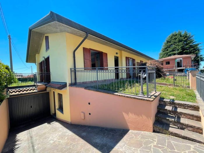 Casa trilocale in vendita in Via Roma, Centro, Bonate Sopra