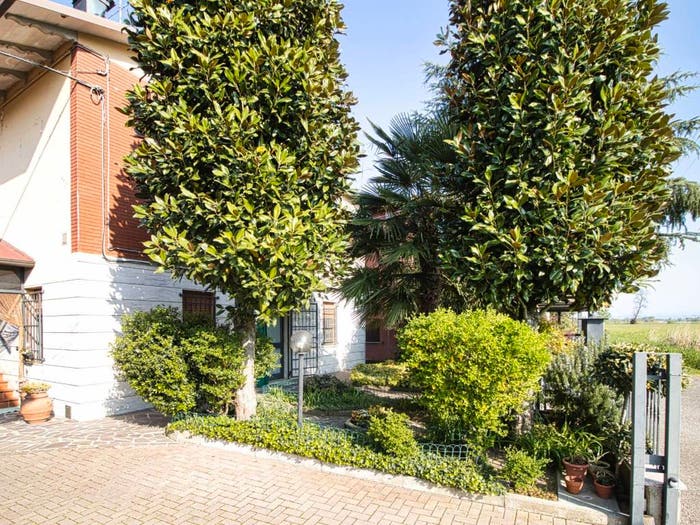 Casa con 6 locali in vendita in Strada Castelnuovo Rangone, Portile Paganine, Modena