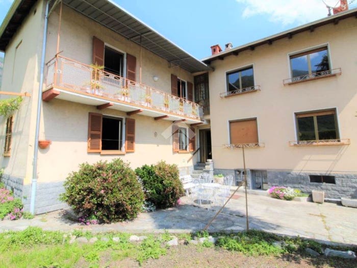 Casa quadrilocale in vendita in VIA STAZIONE, Quincinetto