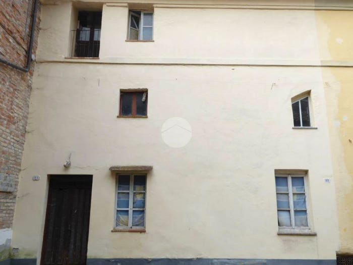Casa con 5 locali in vendita in Via circonvallo, Centro, Montù Beccaria