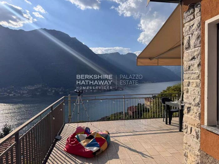 Casa trilocale in vendita in Via Canzaga, Pognana Lario