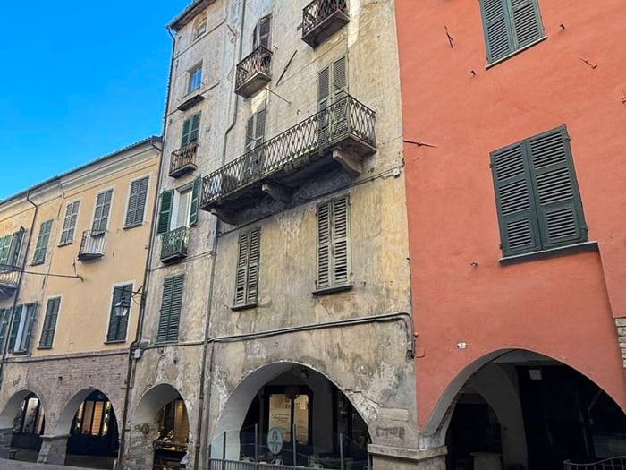Casa con 6 locali in vendita in Via Carlo Marenco, Centro, Ceva