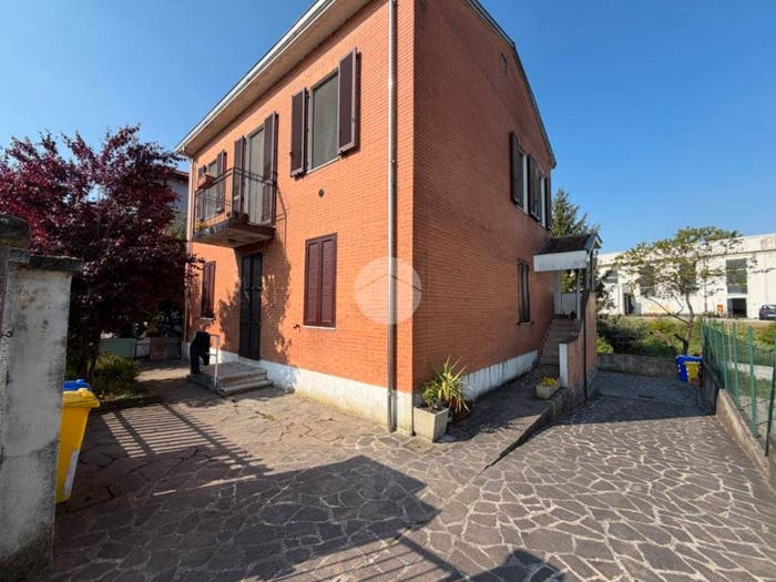 Appartamento trilocale in vendita in Str Naviglio Alto, Paradigna Centro Torri, Parma