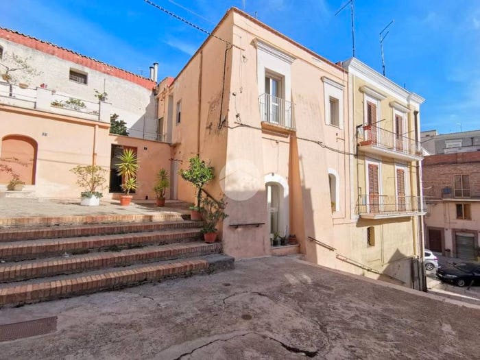 Casa con 6 locali in vendita in Rampa Raffaele Cassitto, Centro, Lucera