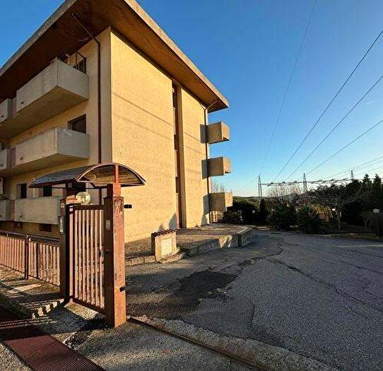 Appartamento quadrilocale in vendita in Via Mario Ridola, Sala, Catanzaro