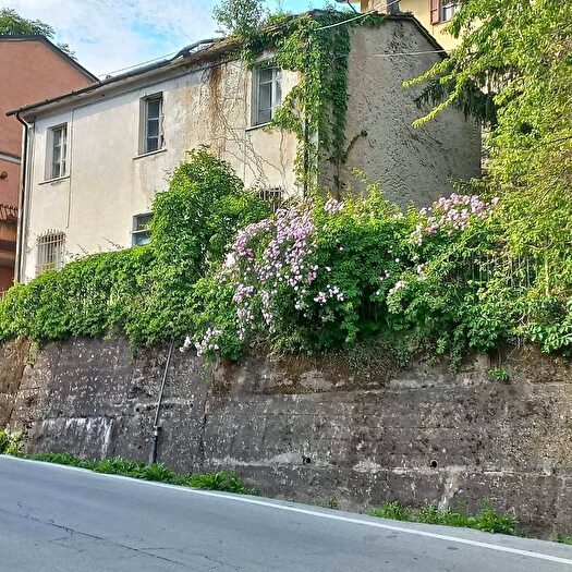 Casa con 6 locali in vendita in Pietrasanta