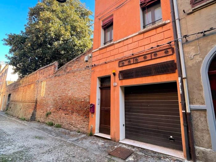 Casa quadrilocale in vendita in Via Vegri, Centro Storico, Ferrara