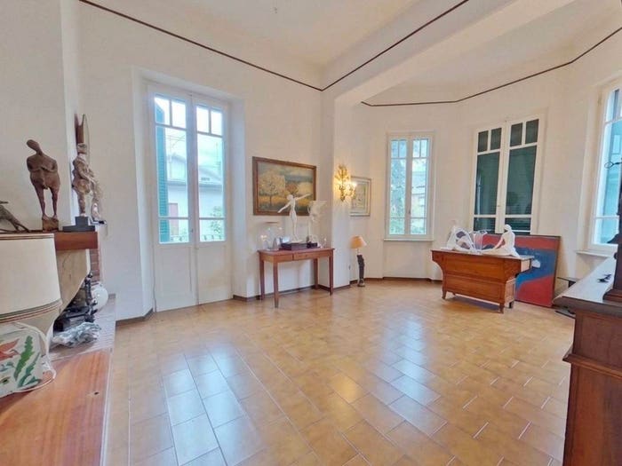 Casa con 6 locali in vendita in Viale Settembre, Stadio Sant'Antonio Marasio, Carrara