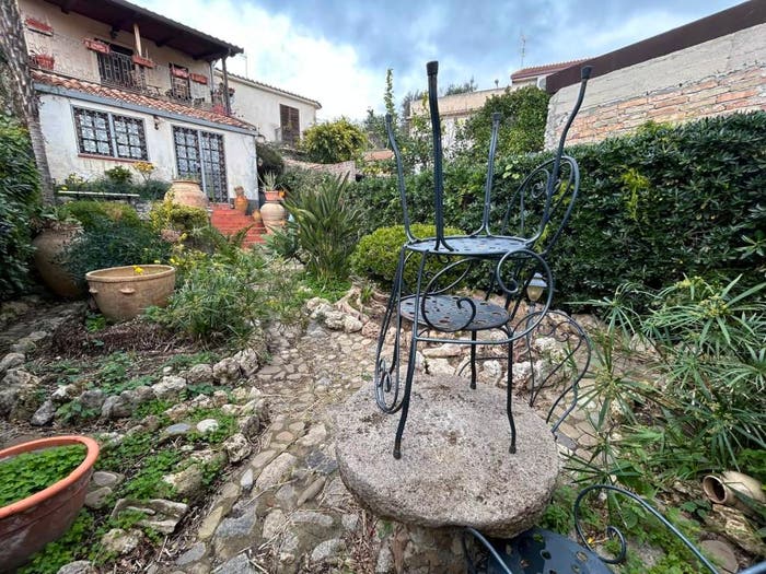 Casa con 6 locali in vendita in Roccella Ionica