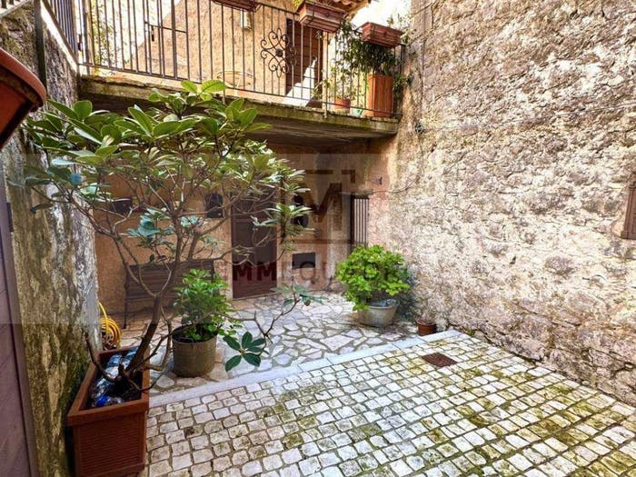 Casa in vendita in Corso Giuseppe Garibaldi, Centro, Lenola