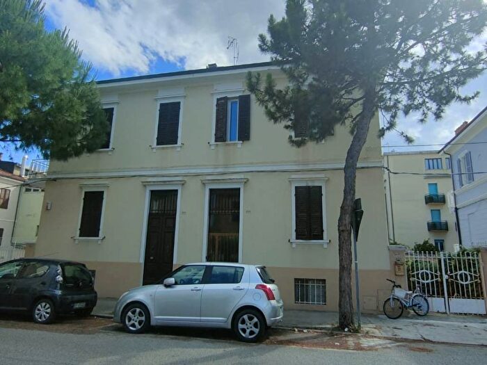 Casa con 5 locali in vendita in Porto, Pesaro