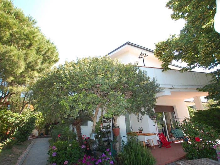 Casa con 6 locali in vendita in Porto Maurizio, Imperia