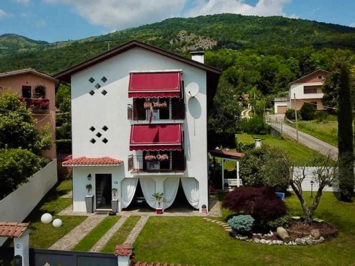 Casa con 6 locali in vendita in Travesio