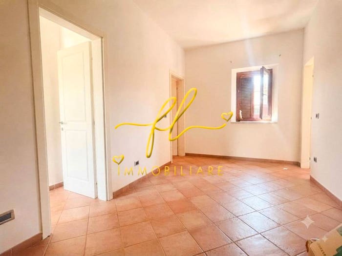 Appartamento quadrilocale in vendita in Piazza Monzoni, Centro, Carrara