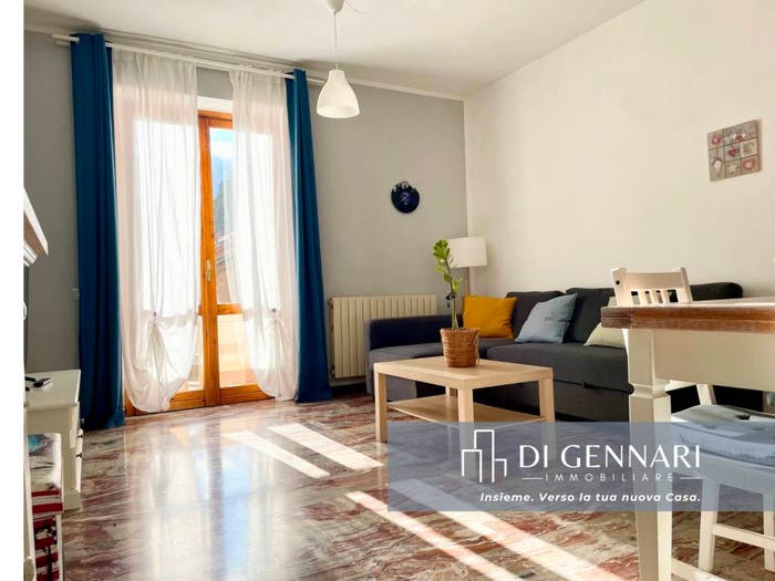 Appartamento trilocale in vendita in Viale Tommaso Seneca, Centro, Camerino