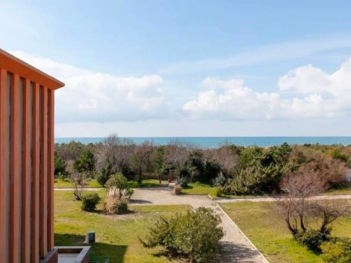 Appartamento con 5 locali in vendita in Neighbourhood Tirrenia, Calambrone, Pisa