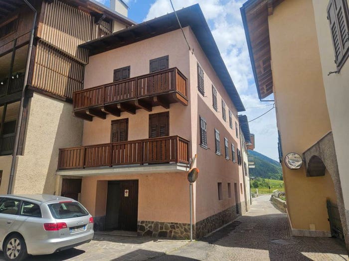 Appartamento trilocale in vendita in Via dei Gallina, Centro, Pellizzano