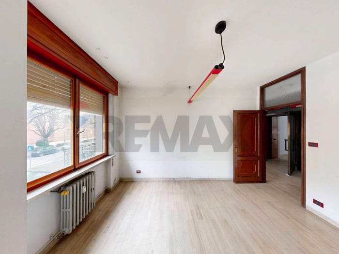 Appartamento con 6 locali in vendita in VIALE DEI CADUTI, Centro, Legnago