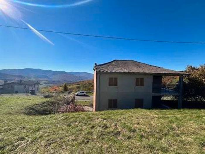 Casa con 6 locali in vendita in Località Tornara, Farini