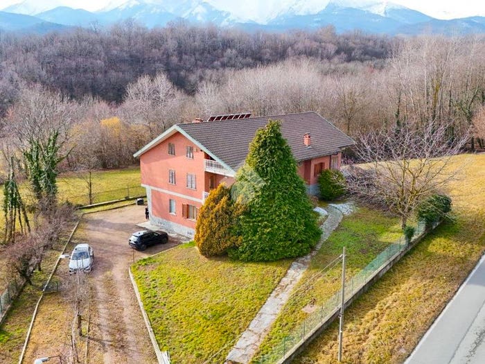 Casa con 6 locali in vendita in Via selvaggio, Giaveno