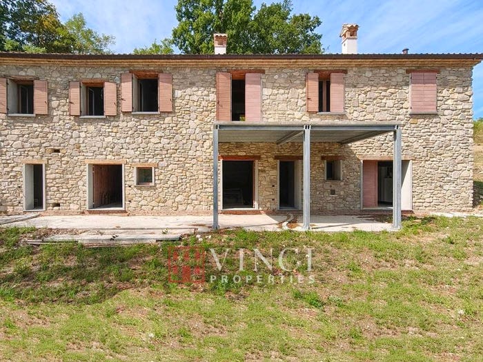 Casa con 6 locali in vendita in San Leo