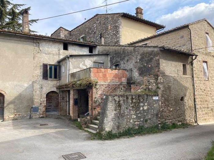 Casa con 6 locali in vendita in Quartaia Pian dell'Olmino Mensanello, Colle di Val d'Elsa