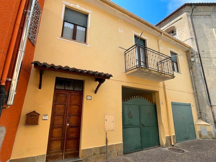 Casa quadrilocale in vendita in Via Dante Alighieri, Canelli