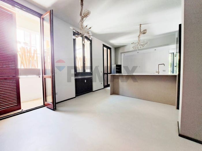 Appartamento trilocale in vendita in Via Foscolo, Centro Storico, Pavia