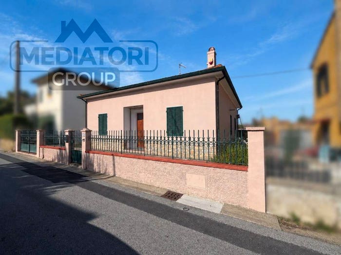Casa quadrilocale in vendita in Via Santissima Annunziata, Centro, Capannoli