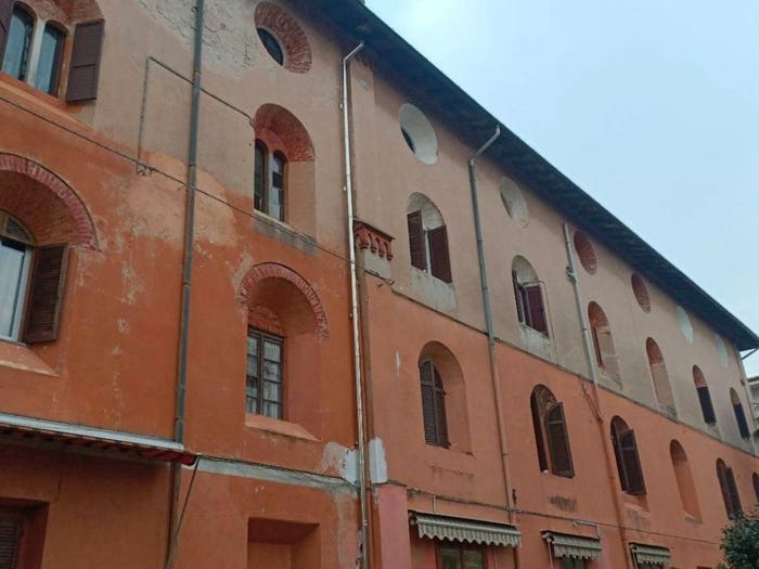 Appartamento trilocale in vendita in Via Largo Giulio Cesare Varano Borghi VA, Varano Borghi