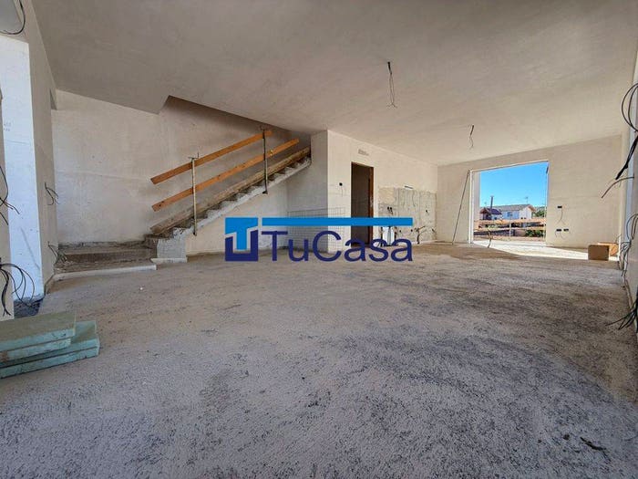 Casa con 6 locali in vendita in Via Carlo Pezone, Parete