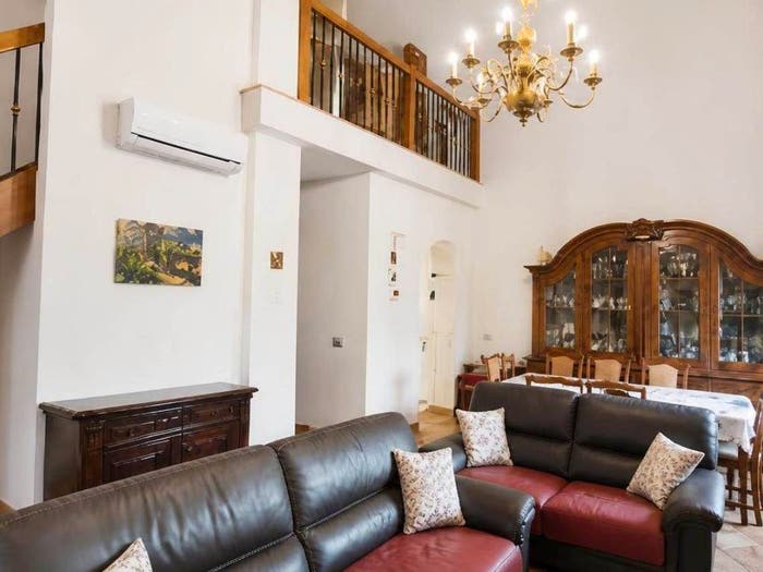 Casa con 6 locali in vendita in Quarrata