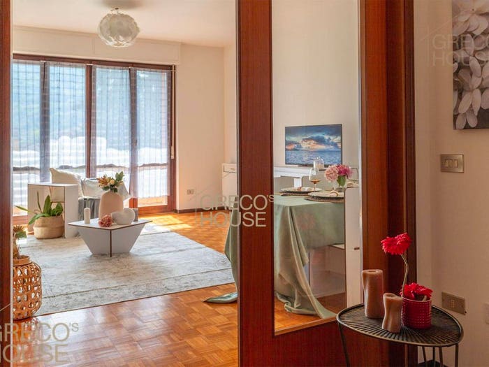 Appartamento trilocale in vendita in Via Creva, Centro, Luino