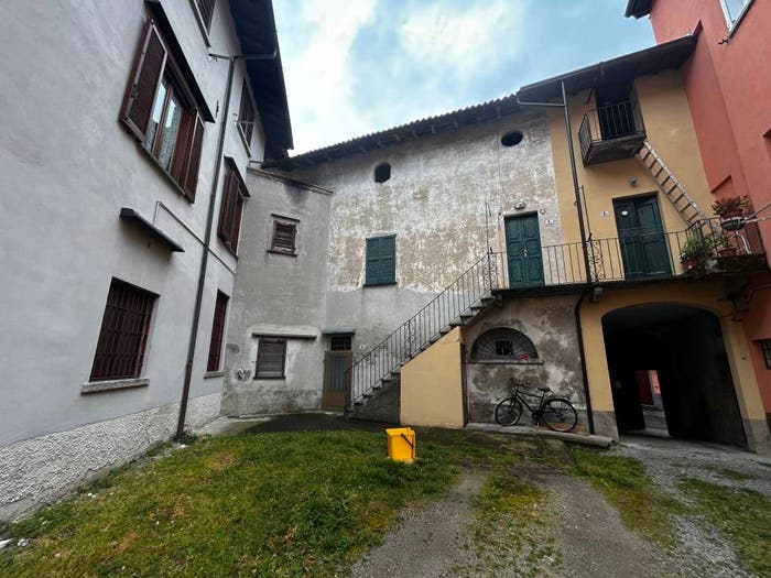 Appartamento bilocale in vendita in Via Dottor Egidio Coppola, Civate