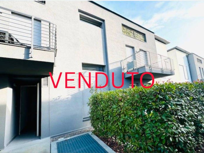 Appartamento trilocale in vendita in Via Papa Giovanni XXIII, Bizzarone