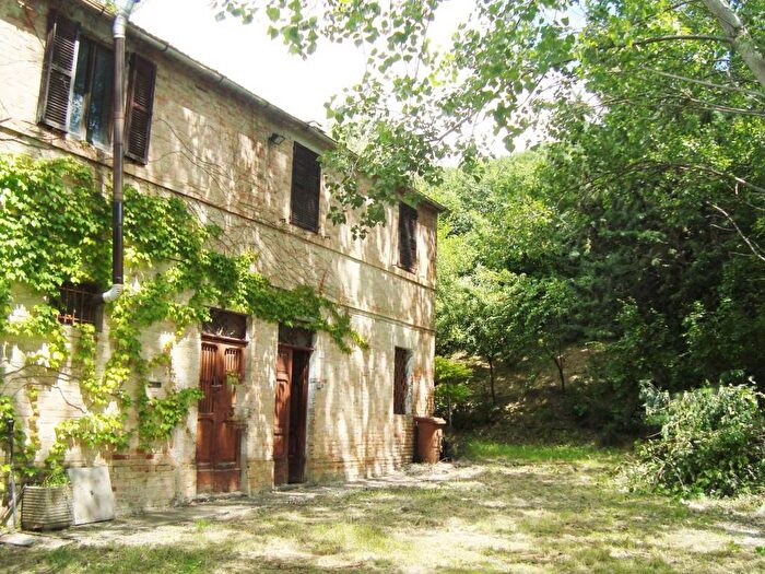 Casa con 6 locali in vendita in Via Lauretana, Centro, Fermo