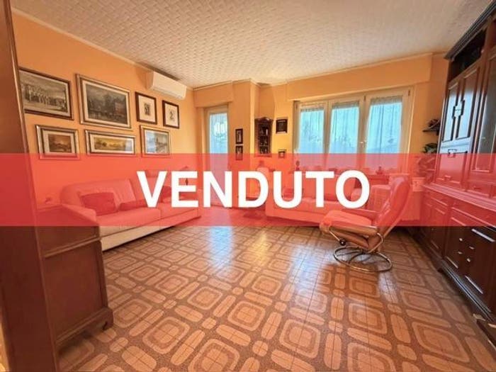 Appartamento quadrilocale in vendita in Via per Cesano Boscone, Corsico