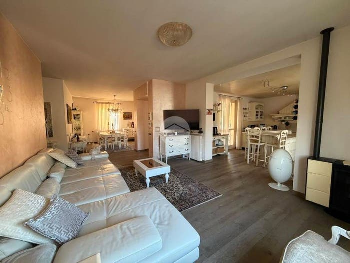 Casa con 6 locali in vendita in Via Regia Antica, Lonato, Lonato del Garda