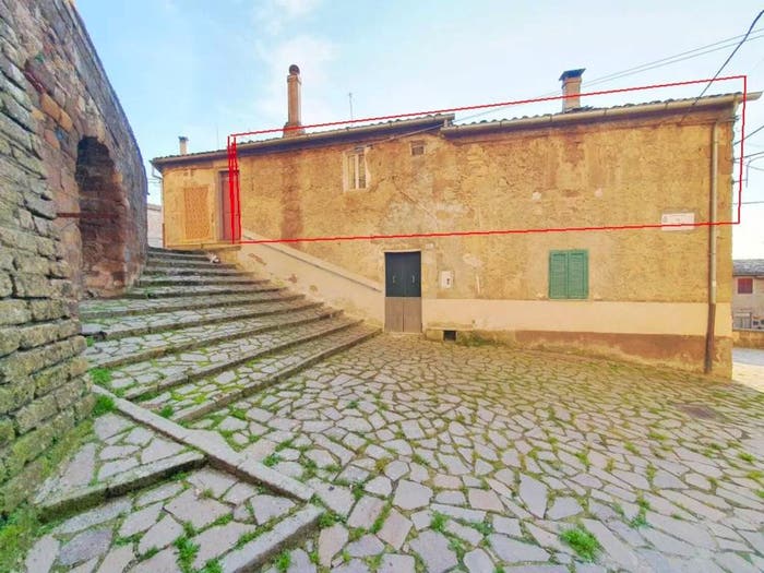 Appartamento con 5 locali in vendita in Zona Tra Terme Saturnia E Lago Bolsena, Onano