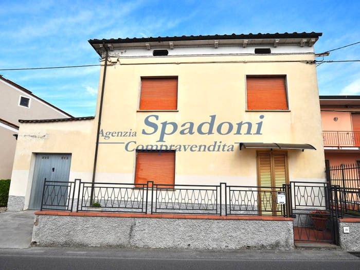 Casa con 6 locali in vendita in Via Roma, Centro, Ponte Buggianese