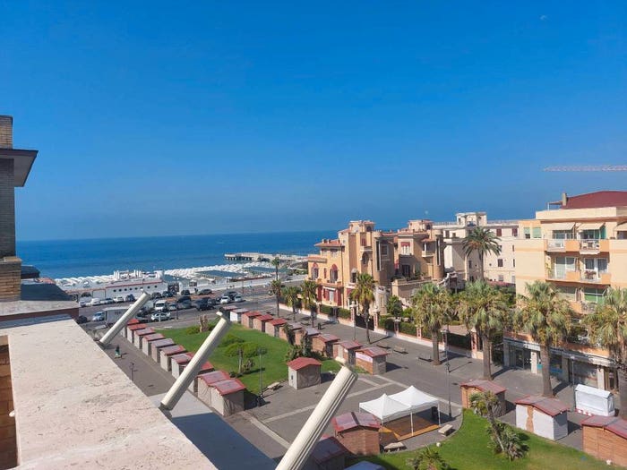 Casa trilocale in vendita in Piazza Anco Marzio, Ostia Levante, Roma