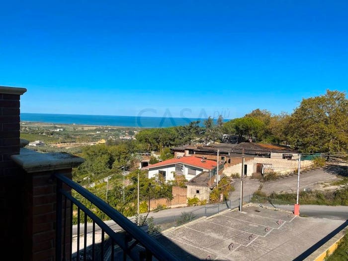 Appartamento trilocale in vendita in Colonnella