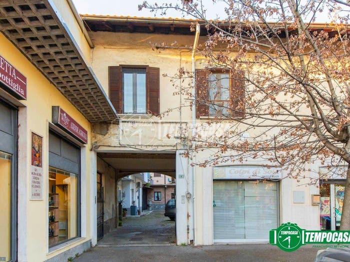 Appartamento quadrilocale in vendita in Piazza San Donato, Sacconago, Busto Arsizio