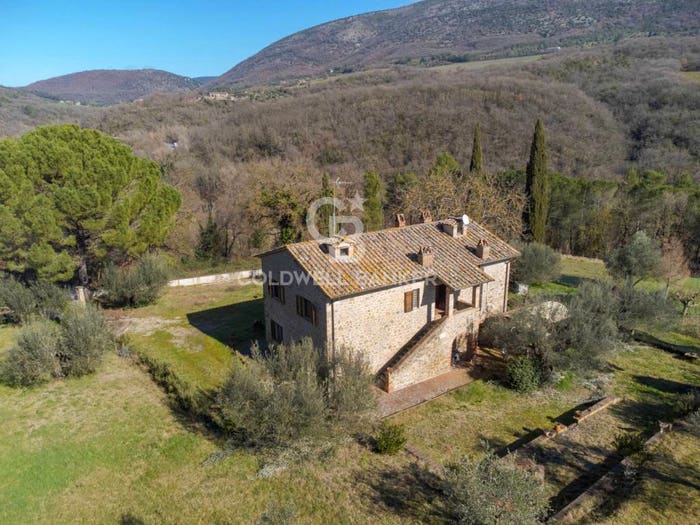 Casa con 6 locali in vendita in Strada Colle Umberto Ponte Nese, Colle Umberto Monte Tezio, Perugia