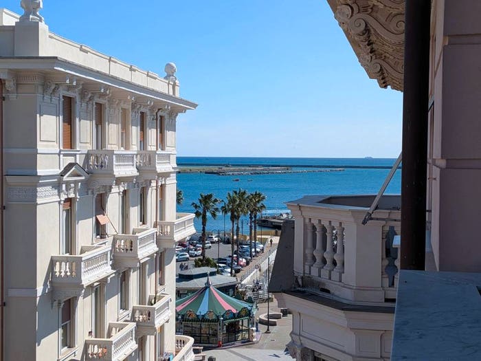 Appartamento con 6 locali in vendita in Via Giovanni Opisso, Pegli, Genova