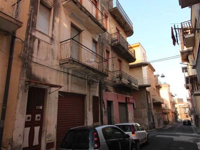Casa con 6 locali in vendita in VIA G AMENDOLA, Lentini