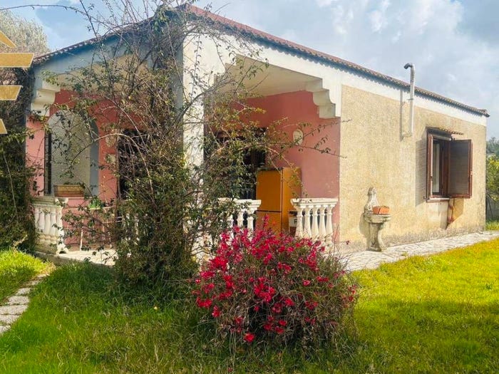 Casa quadrilocale in vendita in via degli eucalipti, Cogna, Aprilia