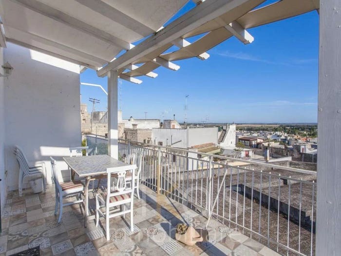 Appartamento con 6 locali in vendita in Oria